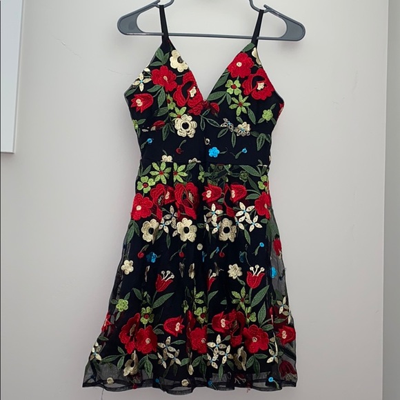 AKIRA Dresses & Skirts - floral mini dress